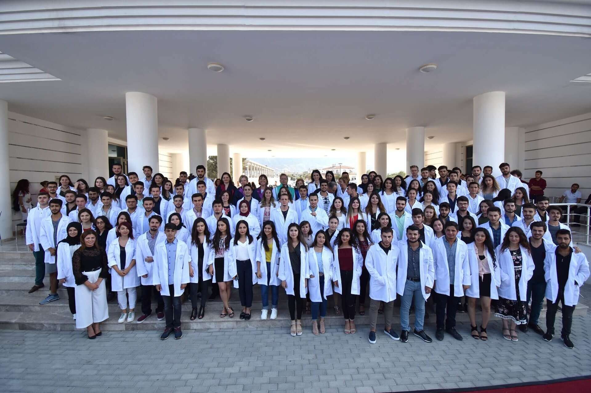الطب البشري في جامعة كيرينيا